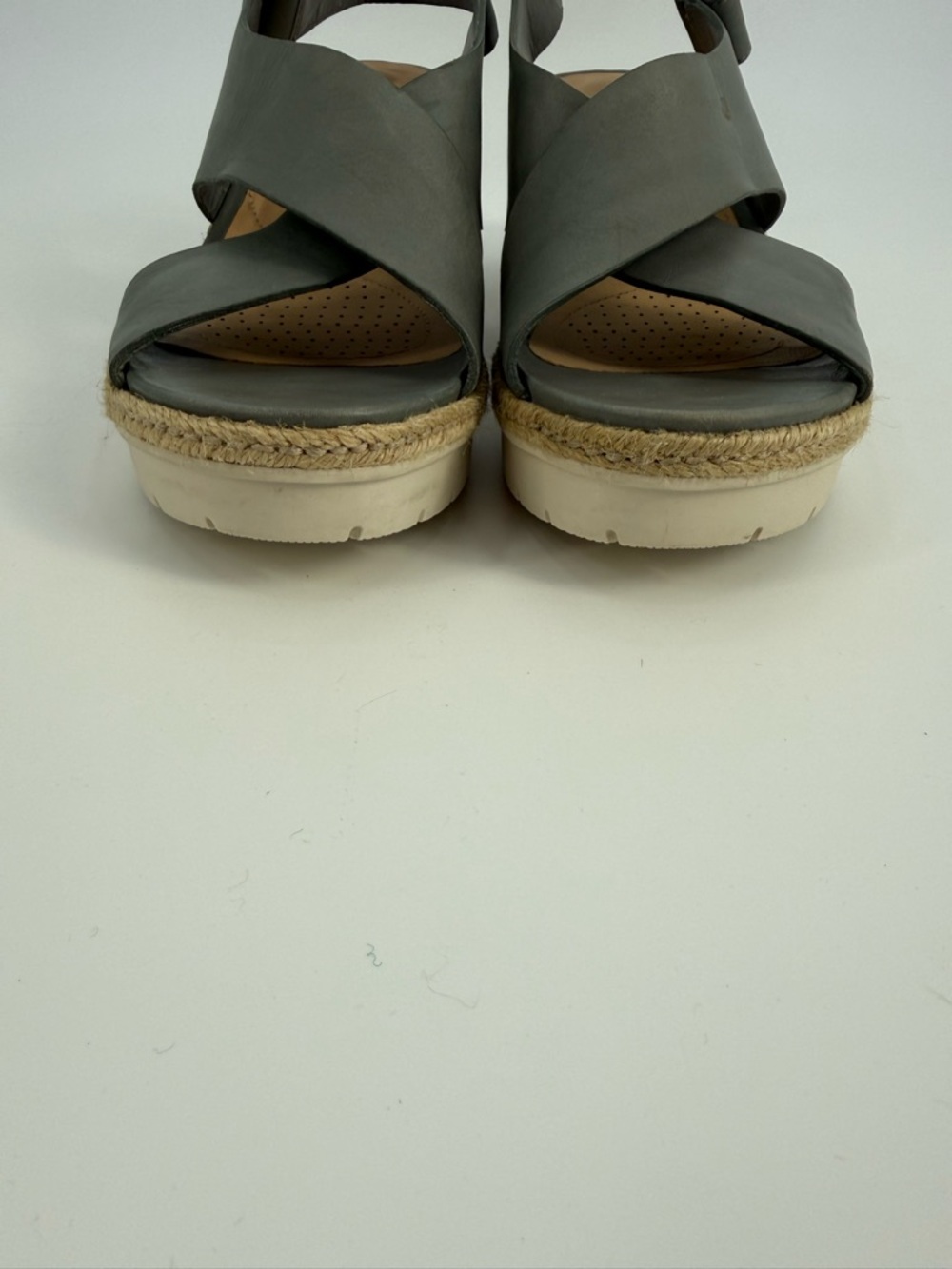 Clarks Artisan Gray Leather Wedge Sandals Slingback Platform Espadrille Style - Picture 9 of 16